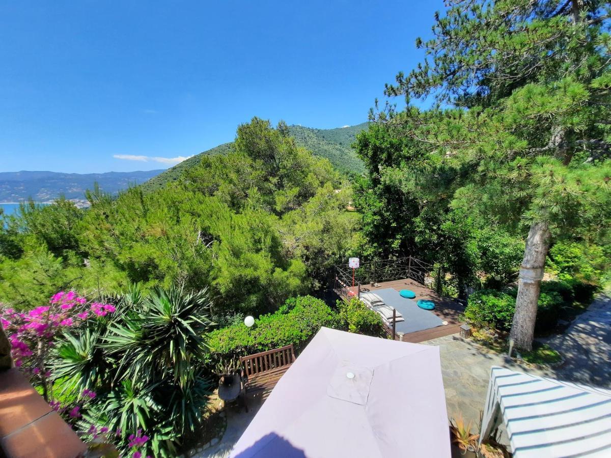 Le Terre Del Drago Apartment Bergeggi Exterior photo